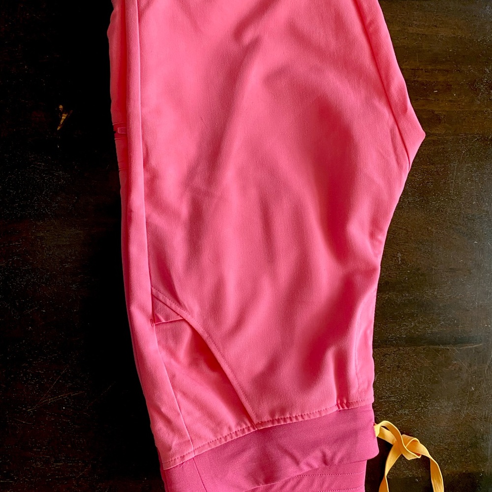 Neon pink figs bottoms Zamora joggers Tall medium